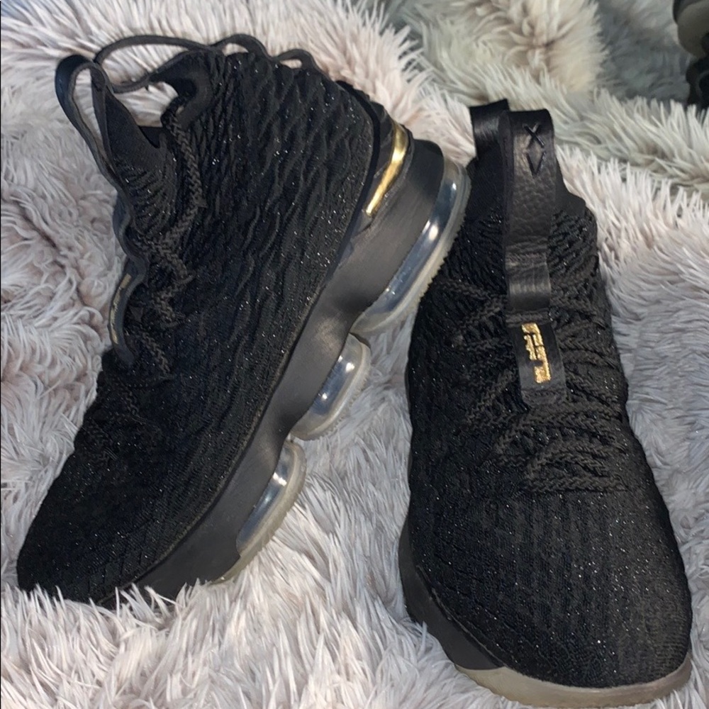 Baketball shoes